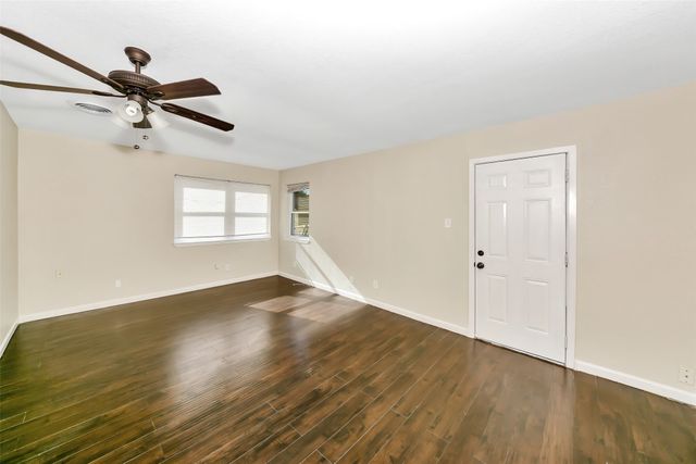 1818 Hillcrest Drive, Irving, TX 75062