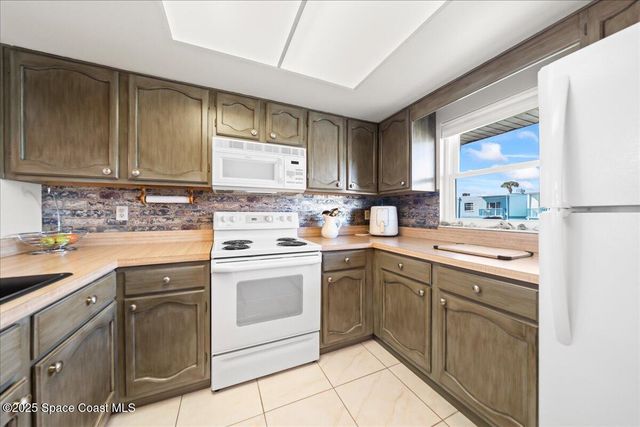 7301 Ridgewood Avenue 602, Cape Canaveral, FL 32920