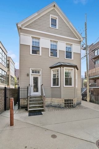 3219 N Halsted Street C, Chicago, IL 60657