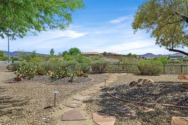 2200 Stony Prairie Court, Henderson, NV 89052