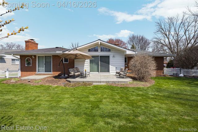 25202 Anchorage Street, Harrison Charter Township, MI 48045