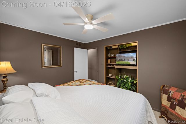 25202 Anchorage Street, Harrison Charter Township, MI 48045