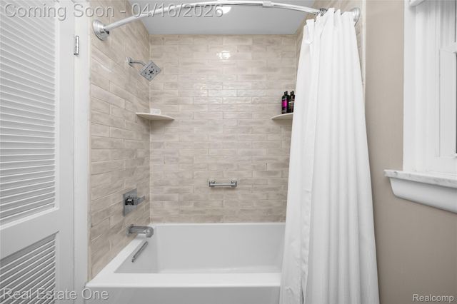 25202 Anchorage Street, Harrison Charter Township, MI 48045