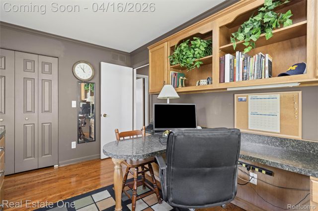 25202 Anchorage Street, Harrison Charter Township, MI 48045