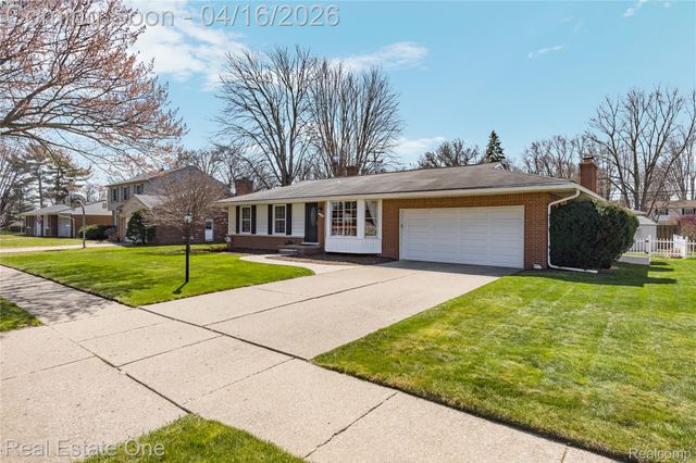 25202 Anchorage Street, Harrison Charter Township, MI 48045