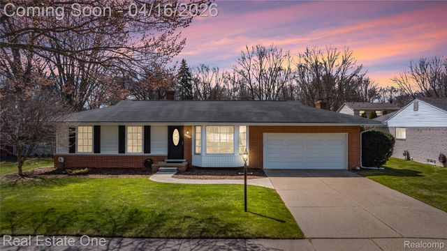 25202 Anchorage Street, Harrison Charter Township, MI 48045