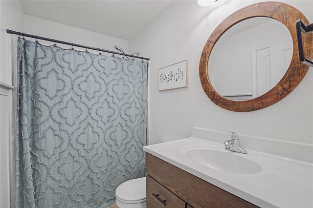 111 Blue Jay Avenue, Vinton, IA 52349