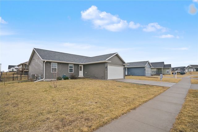 111 Blue Jay Avenue, Vinton, IA 52349