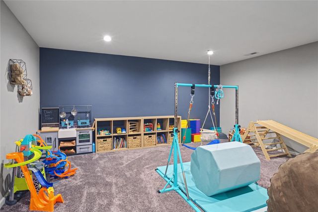 111 Blue Jay Avenue, Vinton, IA 52349