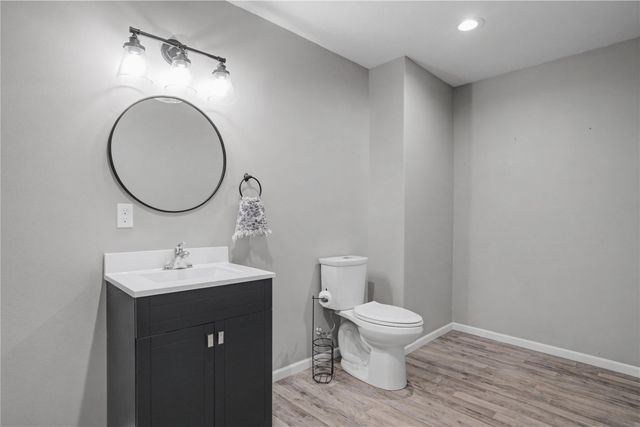 111 Blue Jay Avenue, Vinton, IA 52349