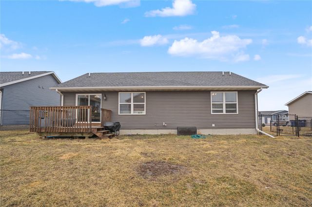 111 Blue Jay Avenue, Vinton, IA 52349