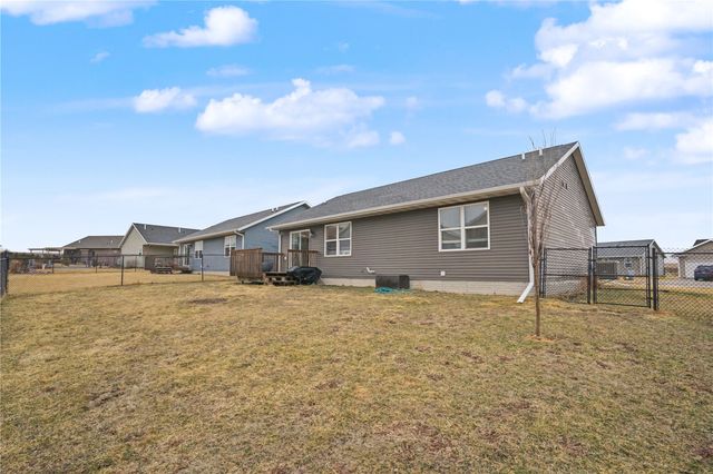 111 Blue Jay Avenue, Vinton, IA 52349