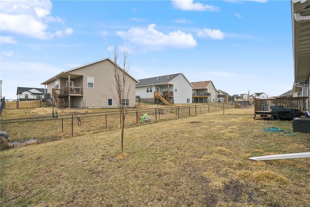 111 Blue Jay Avenue, Vinton, IA 52349