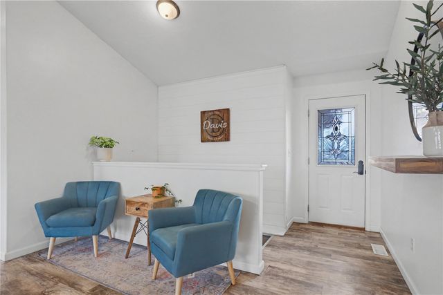 111 Blue Jay Avenue, Vinton, IA 52349