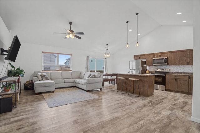 111 Blue Jay Avenue, Vinton, IA 52349