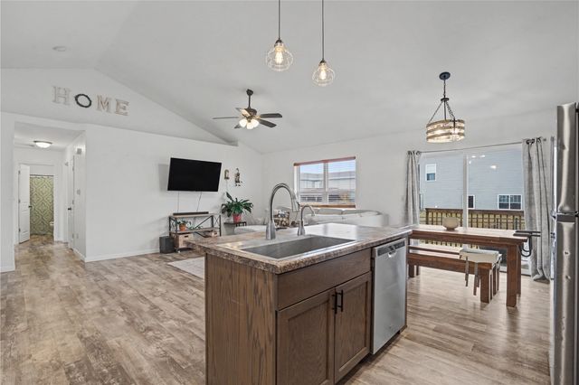 111 Blue Jay Avenue, Vinton, IA 52349