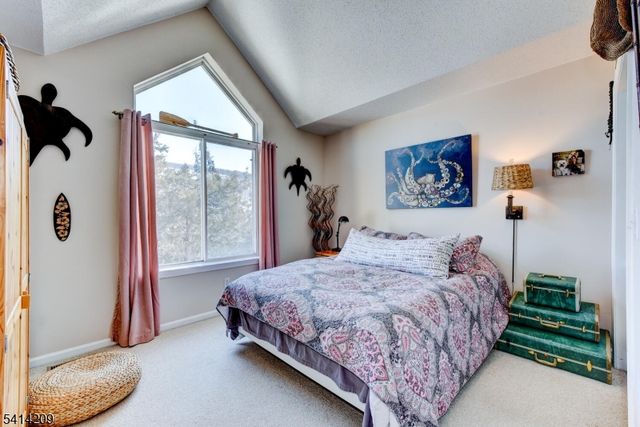 5 Sugar Maple Ln, Hardyston Twp., NJ 07419