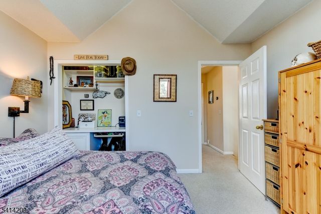 5 Sugar Maple Ln, Hardyston Twp., NJ 07419