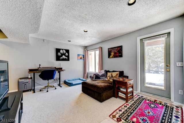 5 Sugar Maple Ln, Hardyston Twp., NJ 07419