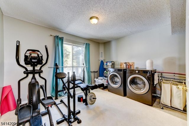 5 Sugar Maple Ln, Hardyston Twp., NJ 07419