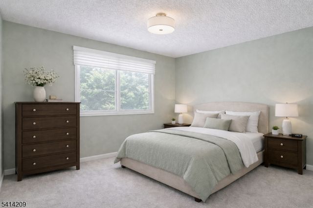 5 Sugar Maple Ln, Hardyston Twp., NJ 07419