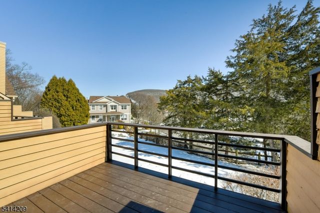 5 Sugar Maple Ln, Hardyston Twp., NJ 07419