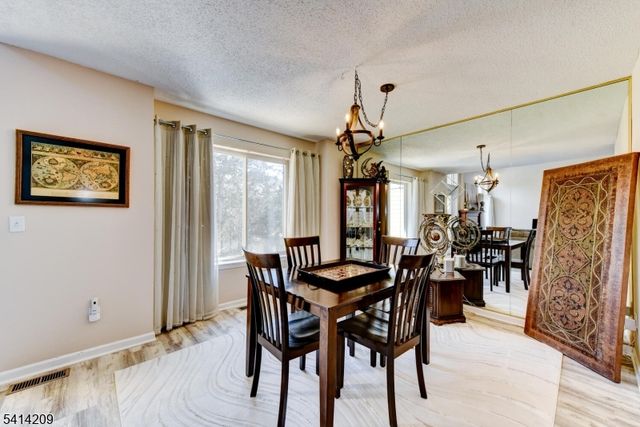 5 Sugar Maple Ln, Hardyston Twp., NJ 07419