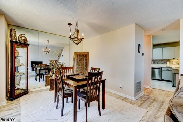 5 Sugar Maple Ln, Hardyston Twp., NJ 07419