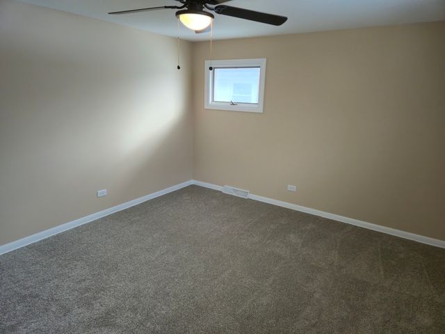 14927 Kenton Avenue, Midlothian, IL 60445