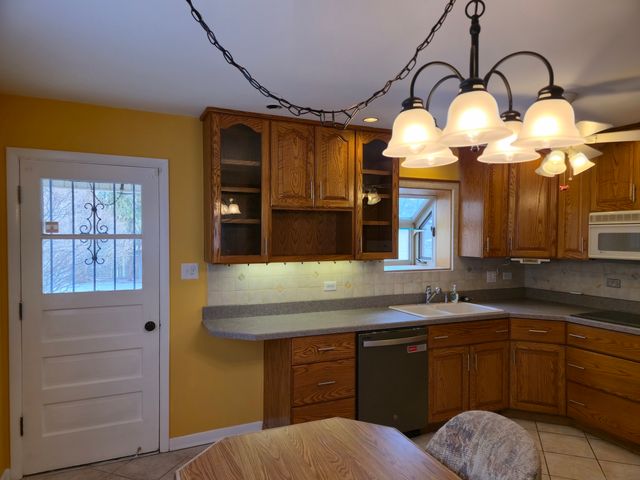 14927 Kenton Avenue, Midlothian, IL 60445