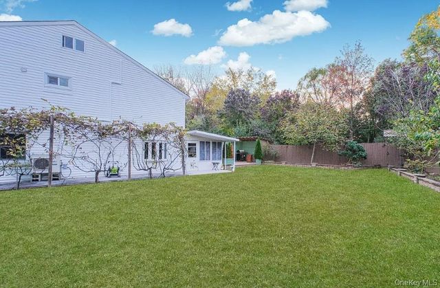 18 Atmore Place, Staten Island, NY 10306