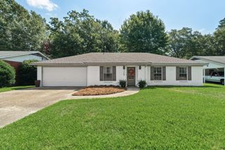 708 Monterrey Ln., Hattiesburg, MS 39402