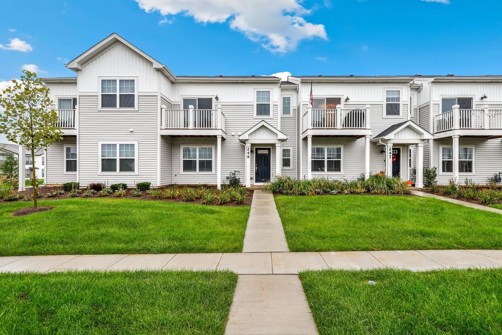 249 Kingsport Drive, South Elgin, IL 60177
