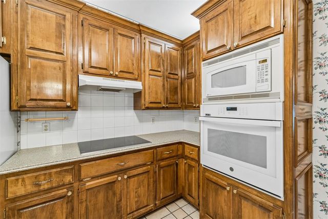2109 NE 14th Street, Moore, OK 73160