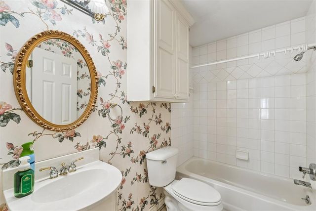 2109 NE 14th Street, Moore, OK 73160