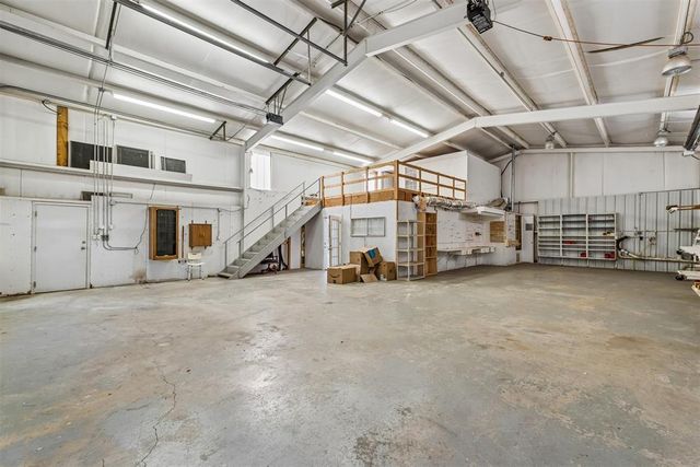 2109 NE 14th Street, Moore, OK 73160