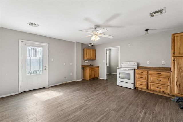 2109 NE 14th Street, Moore, OK 73160