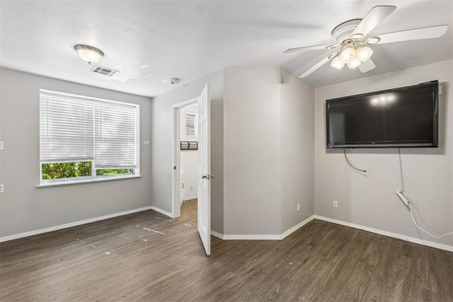 2109 NE 14th Street, Moore, OK 73160