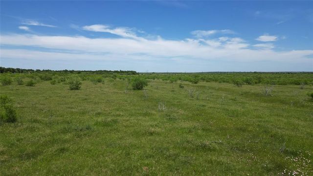 4207 County Road 444, Waelder, TX 78959