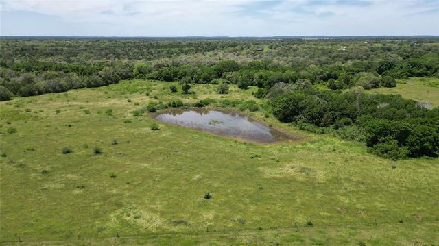 4207 County Road 444, Waelder, TX 78959