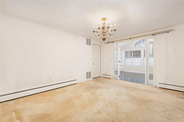 2 Eagle Run, Warwick, RI 02818