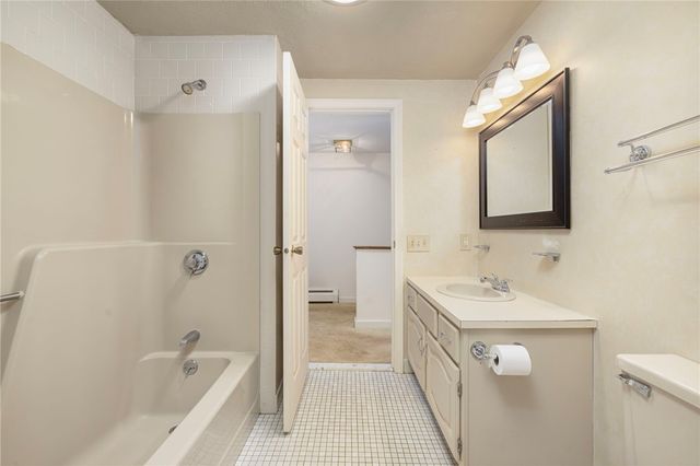 2 Eagle Run, Warwick, RI 02818