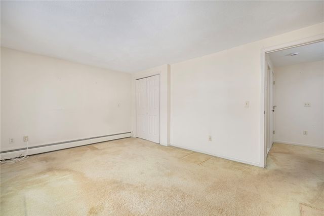 2 Eagle Run, Warwick, RI 02818