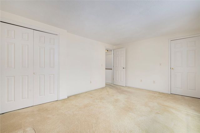 2 Eagle Run, Warwick, RI 02818