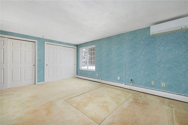 2 Eagle Run, Warwick, RI 02818