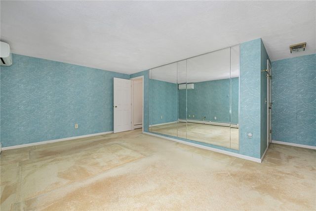 2 Eagle Run, Warwick, RI 02818