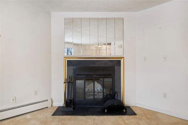 2 Eagle Run, Warwick, RI 02818