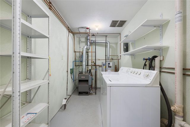 2 Eagle Run, Warwick, RI 02818