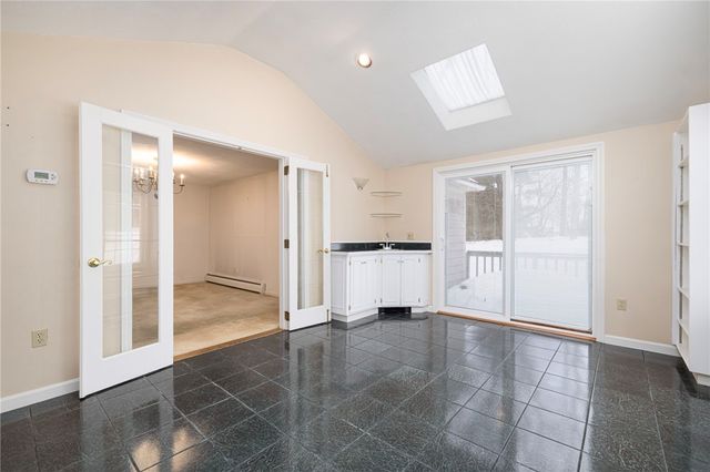 2 Eagle Run, Warwick, RI 02818