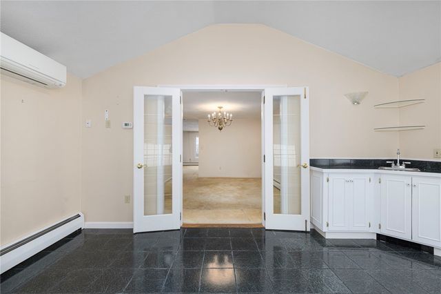 2 Eagle Run, Warwick, RI 02818